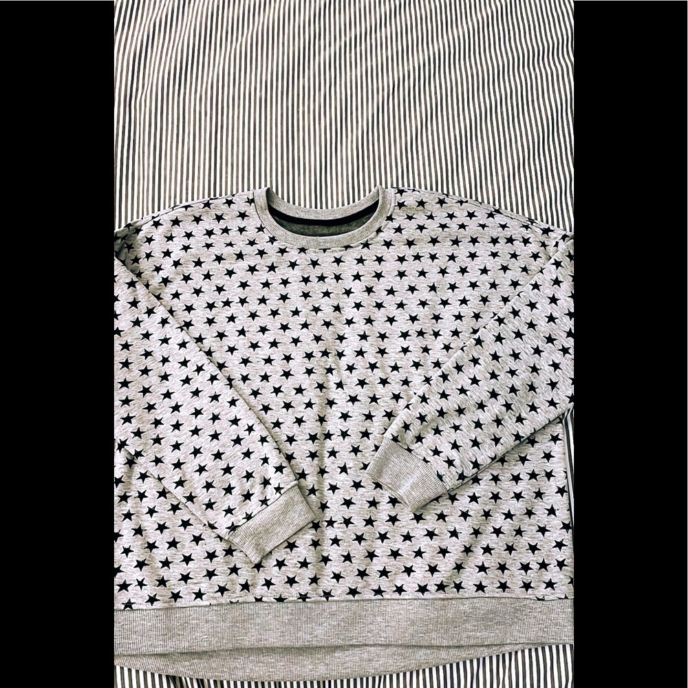 Really cute oversized gray star jumper - excellent condition